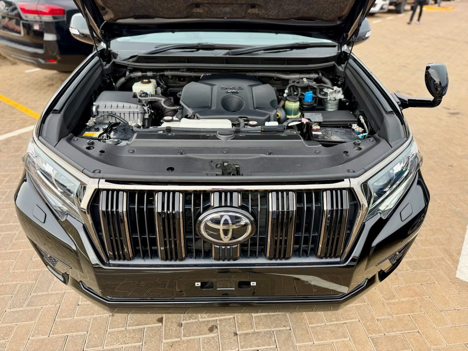 TOYOTA LAND CRUISER PRADO TXL thumbnail 18