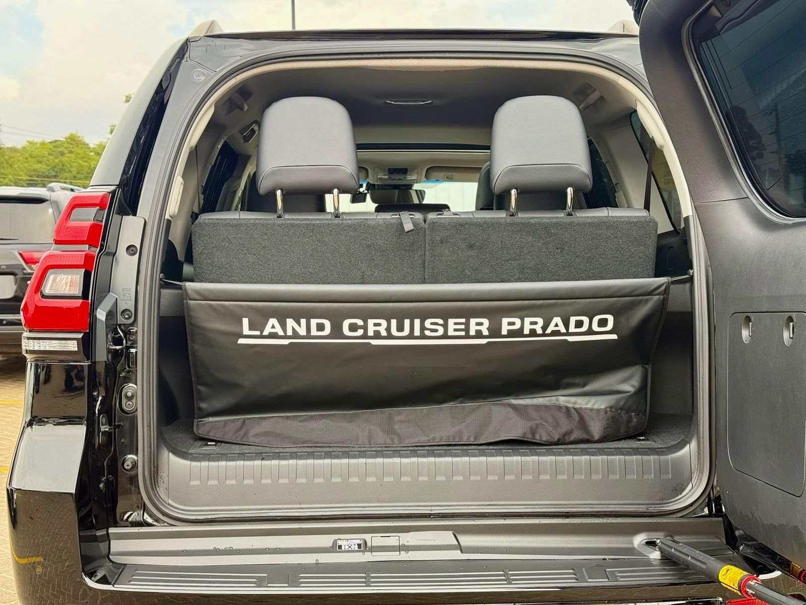 TOYOTA LAND CRUISER PRADO TXL thumbnail 16