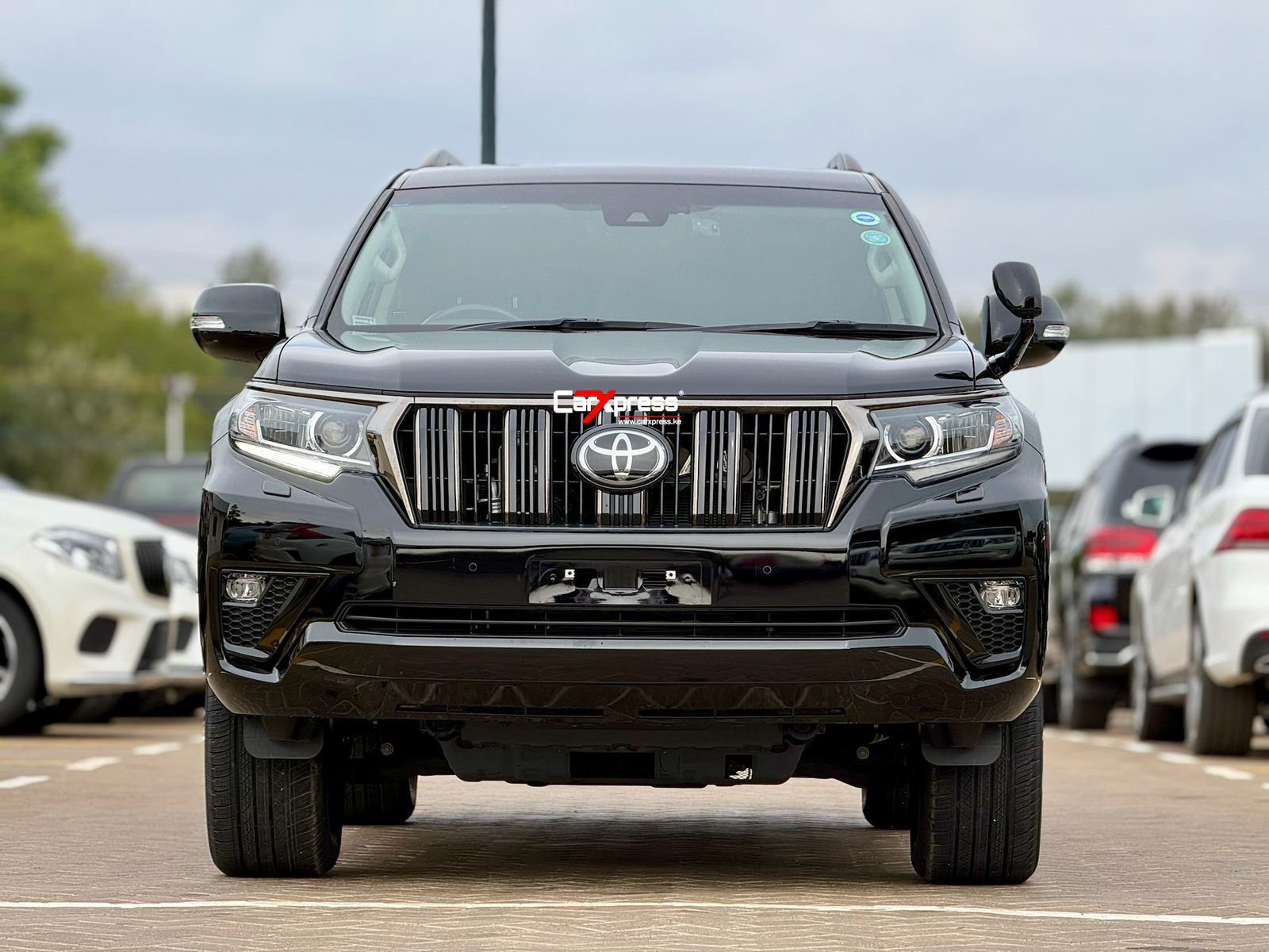 TOYOTA LAND CRUISER PRADO TXL thumbnail 3
