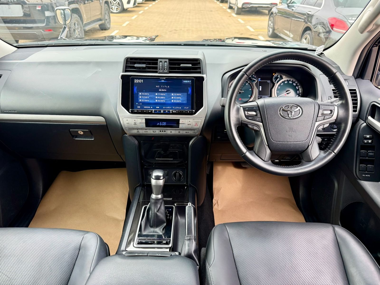 TOYOTA LAND CRUISER PRADO TXL thumbnail 9