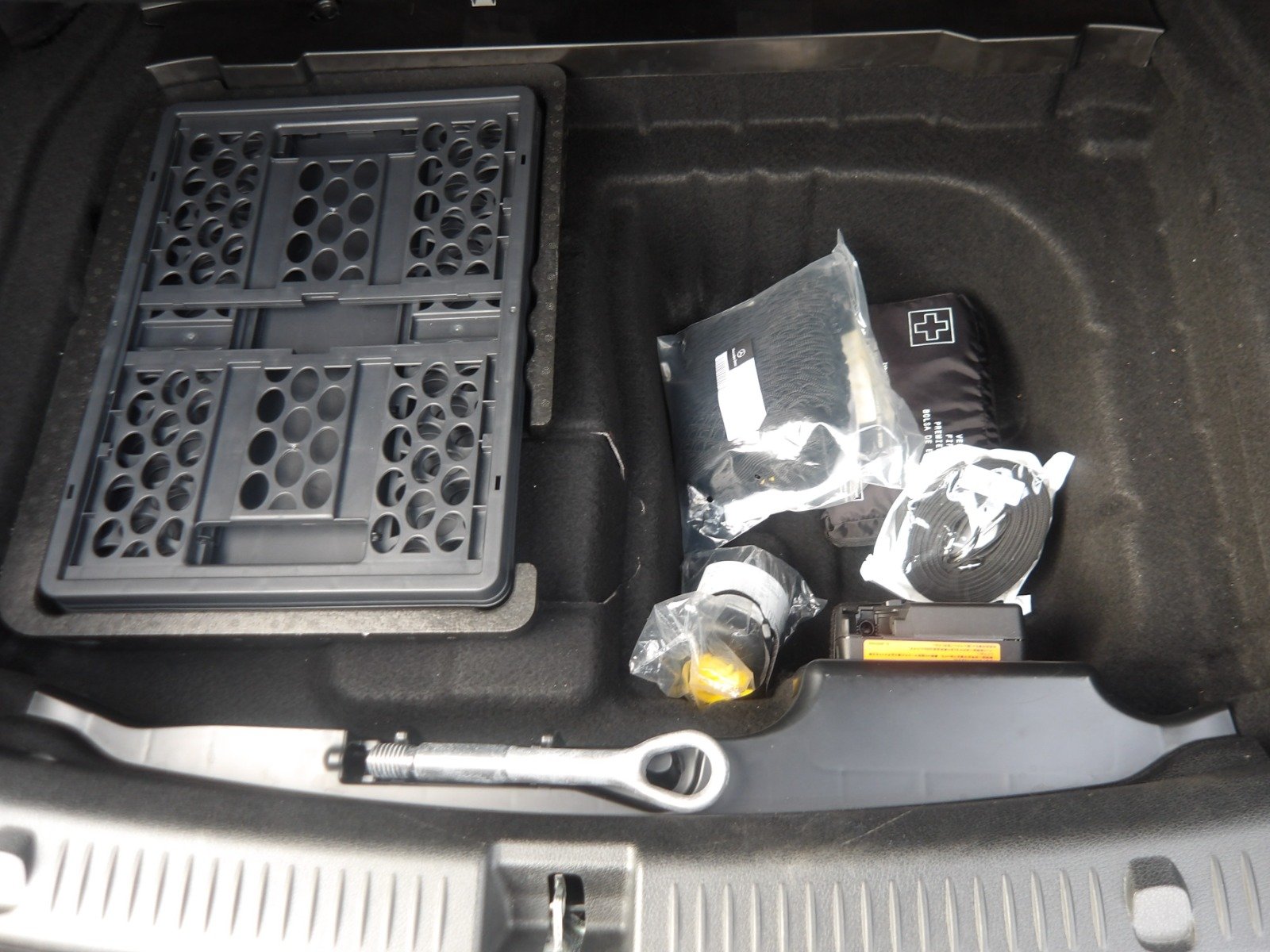 MERCEDES BENZ E200 W213 thumbnail 12