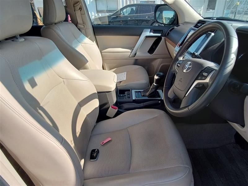 TOYOTA LAND CRUISER PRADO TX thumbnail 5