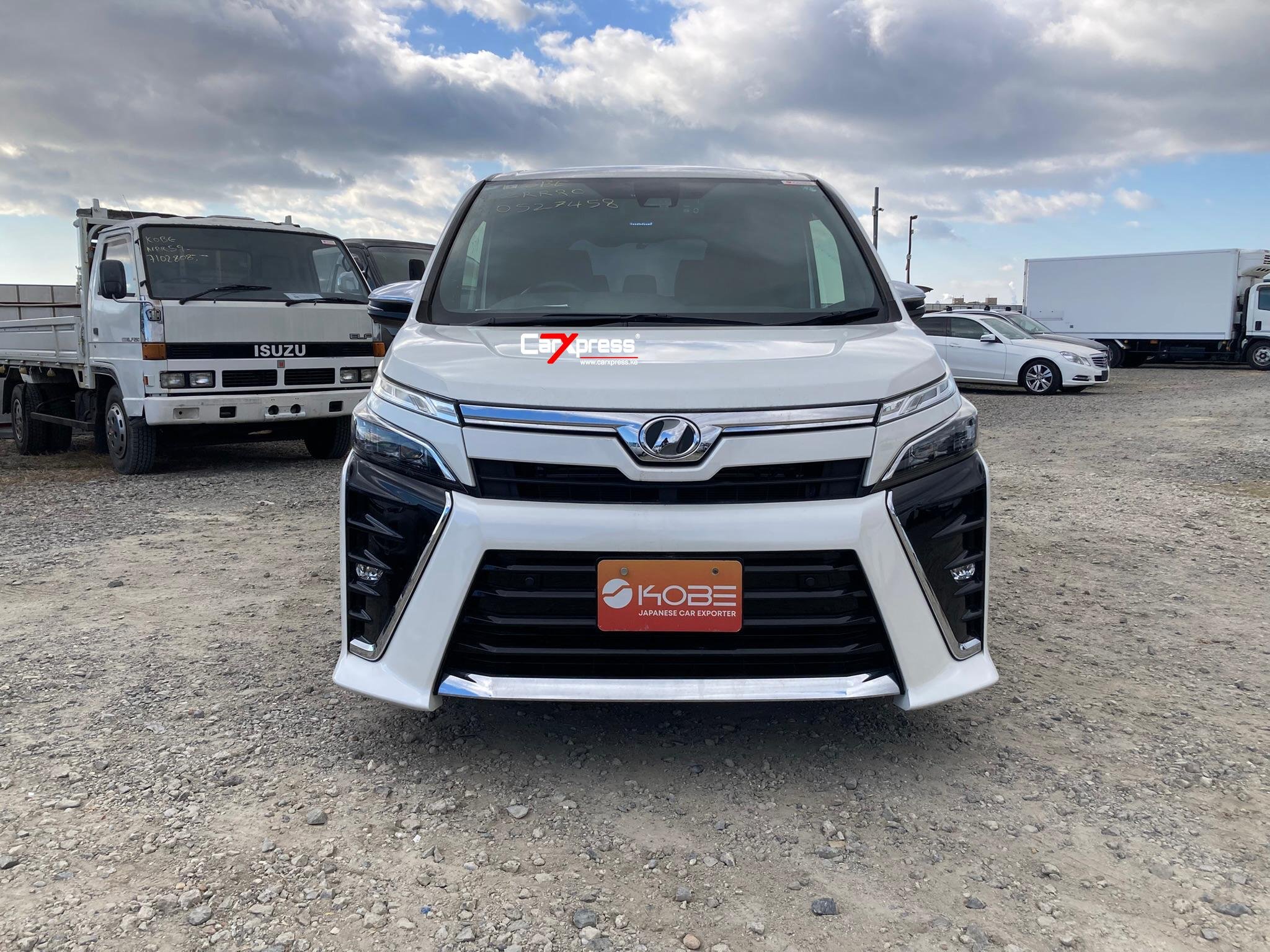 TOYOTA VOXY thumbnail 2