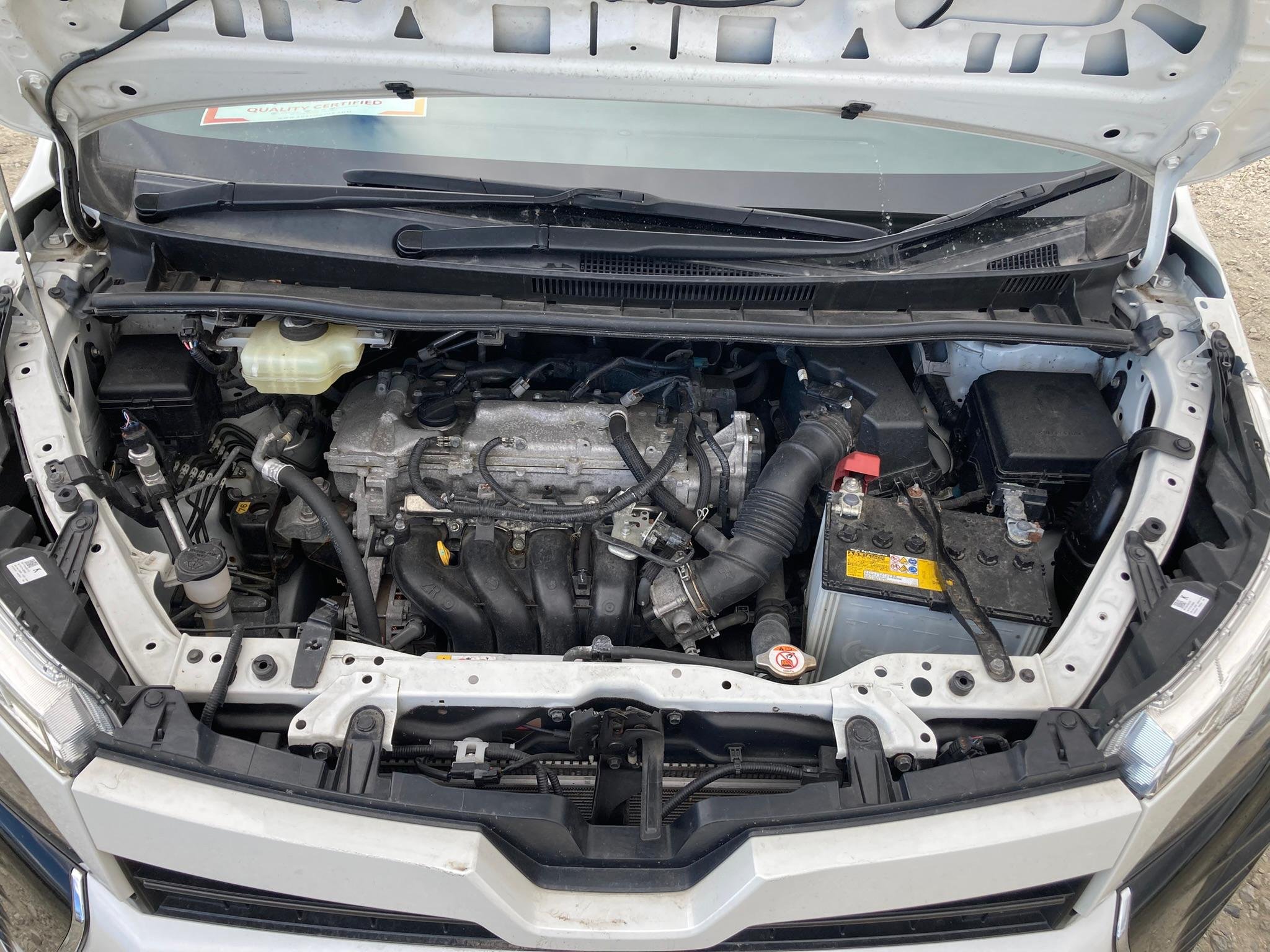TOYOTA VOXY thumbnail 17