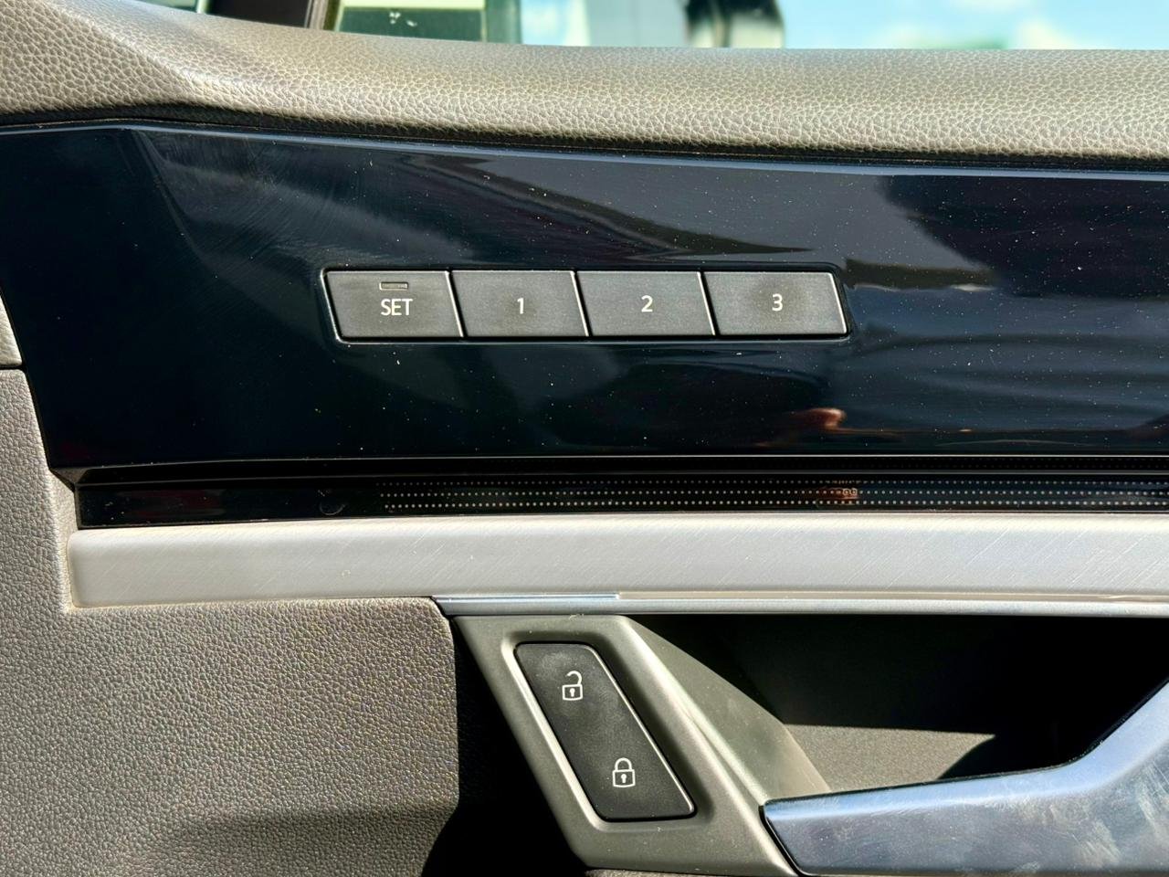 VOLKSWAGEN TOUAREG TFSI thumbnail 12