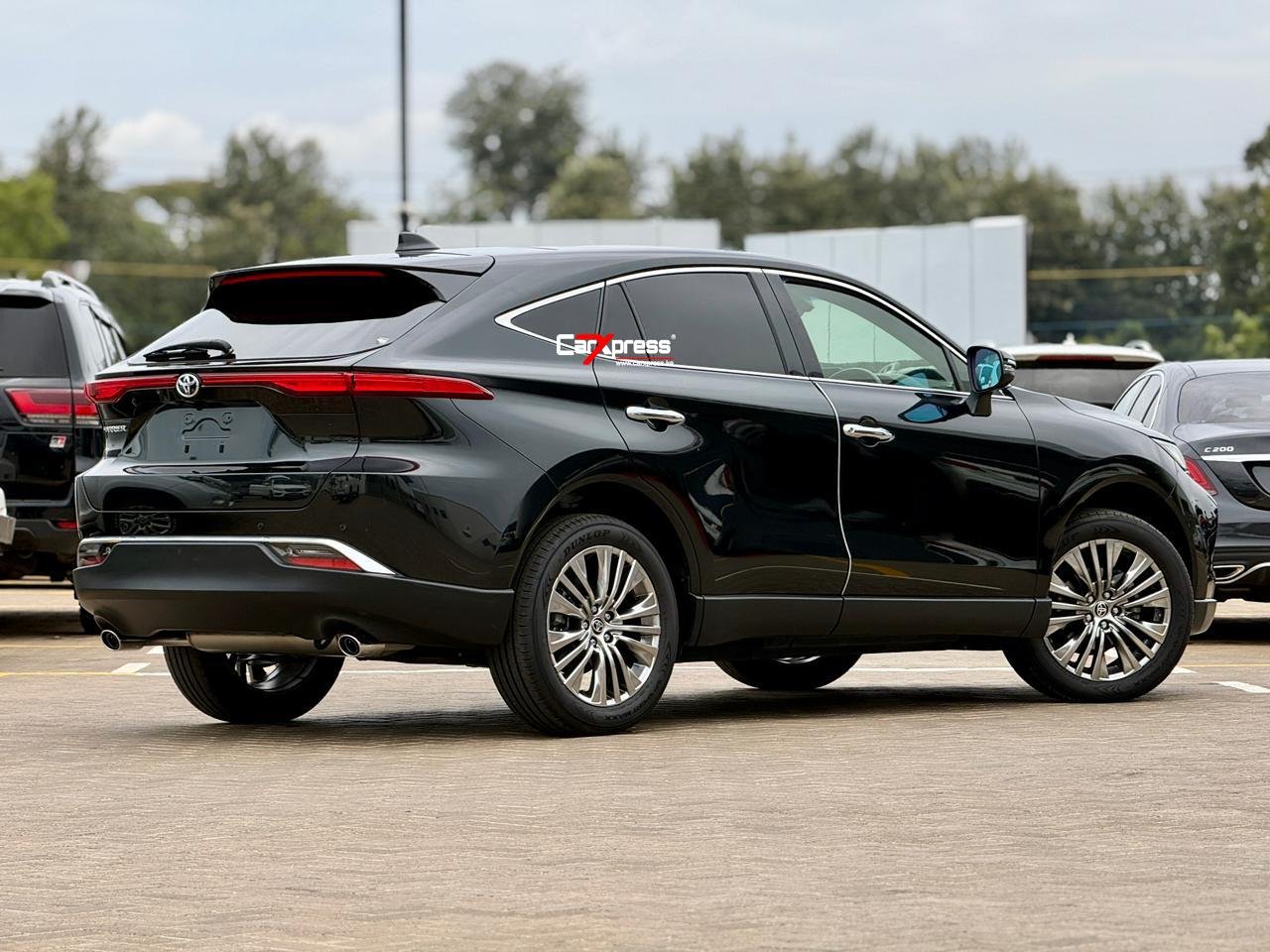 TOYOTA HARRIER thumbnail 6