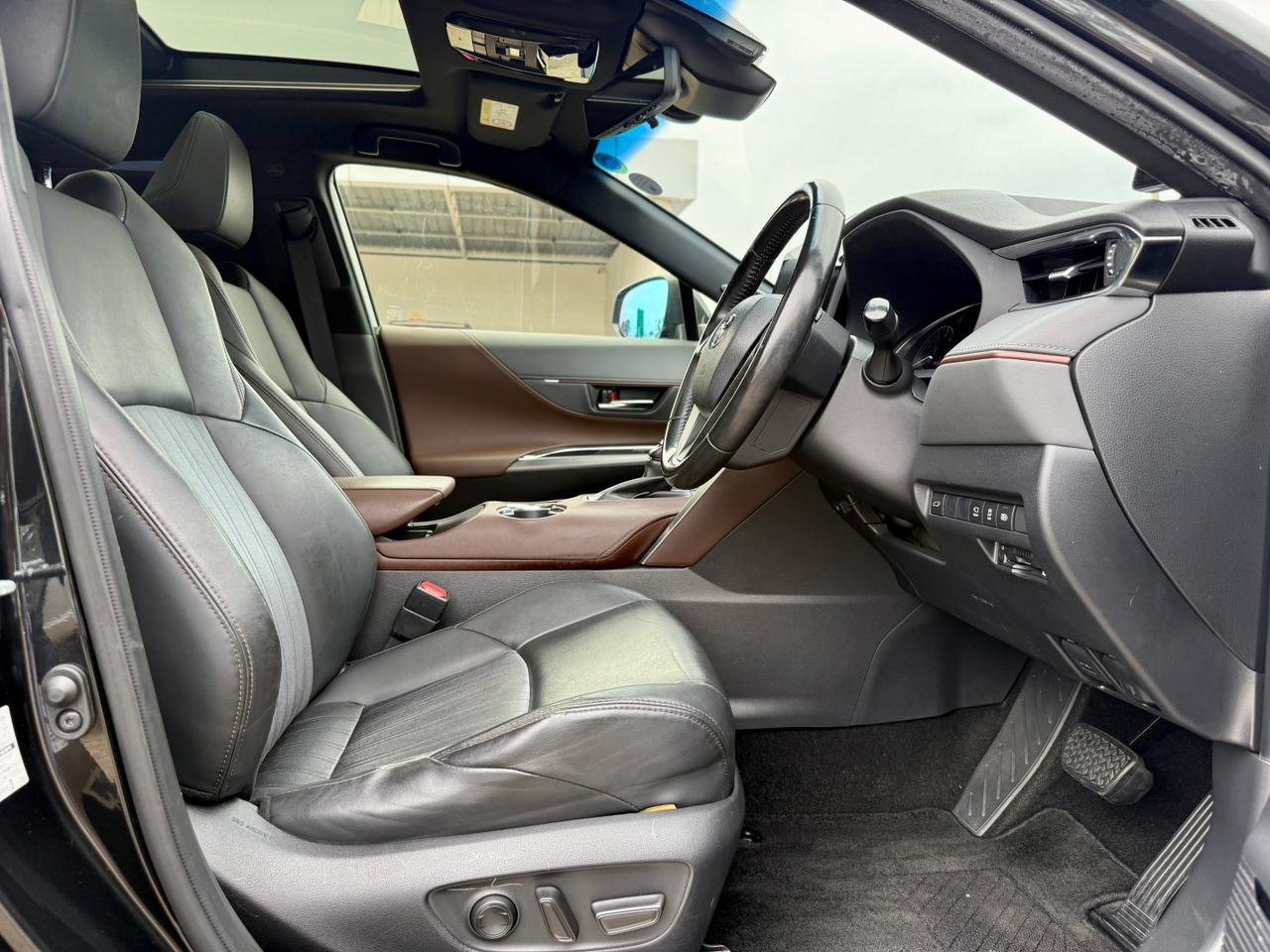 TOYOTA HARRIER thumbnail 8