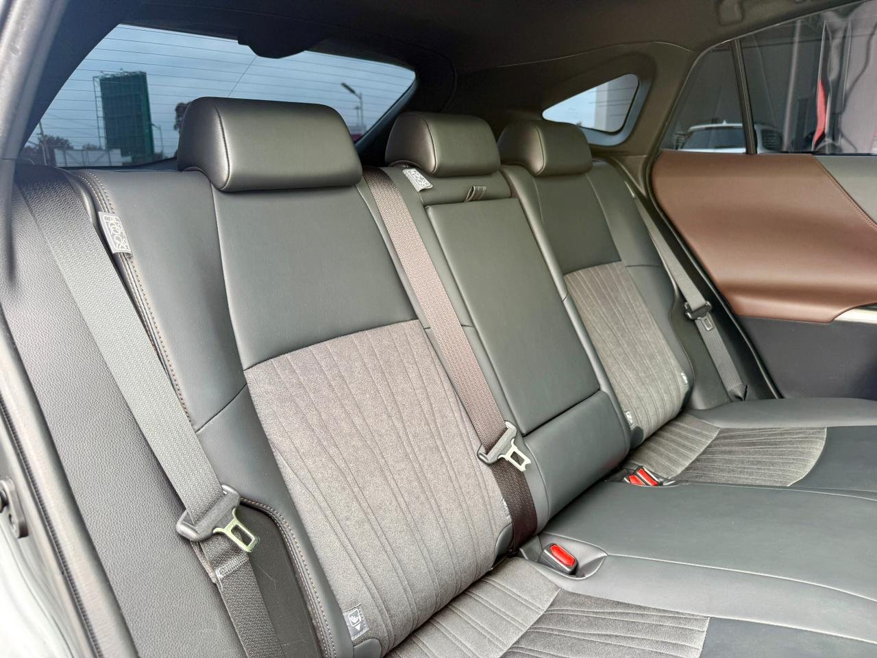 TOYOTA HARRIER thumbnail 16