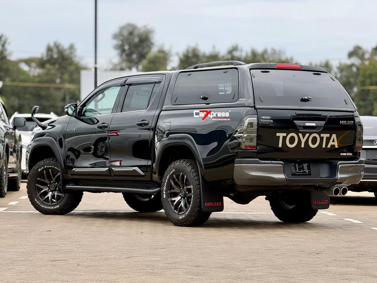 TOYOTA HILUX DOUBLE CAB thumbnail 2