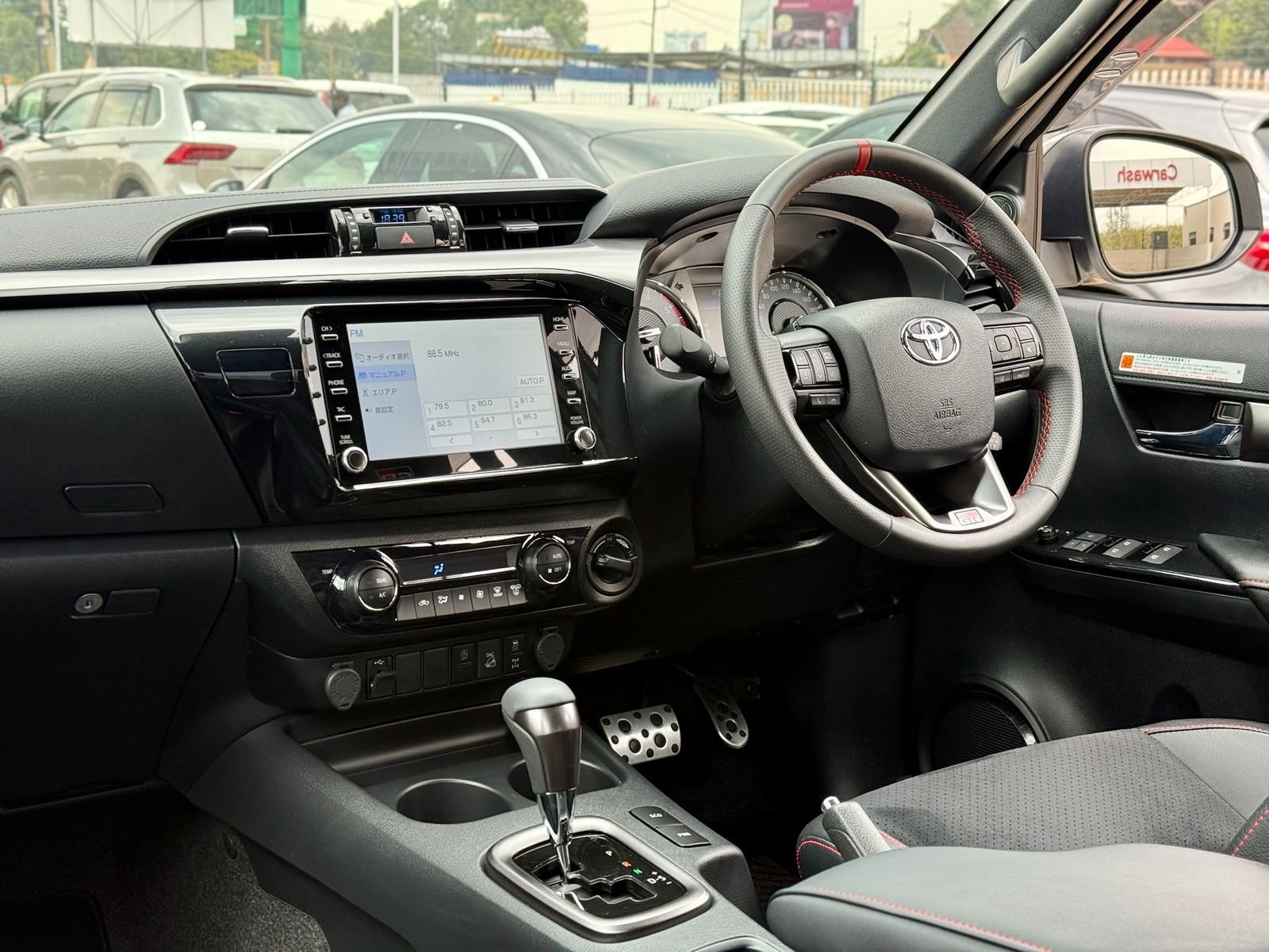 TOYOTA HILUX DOUBLE CABIN GR SPORT thumbnail 12