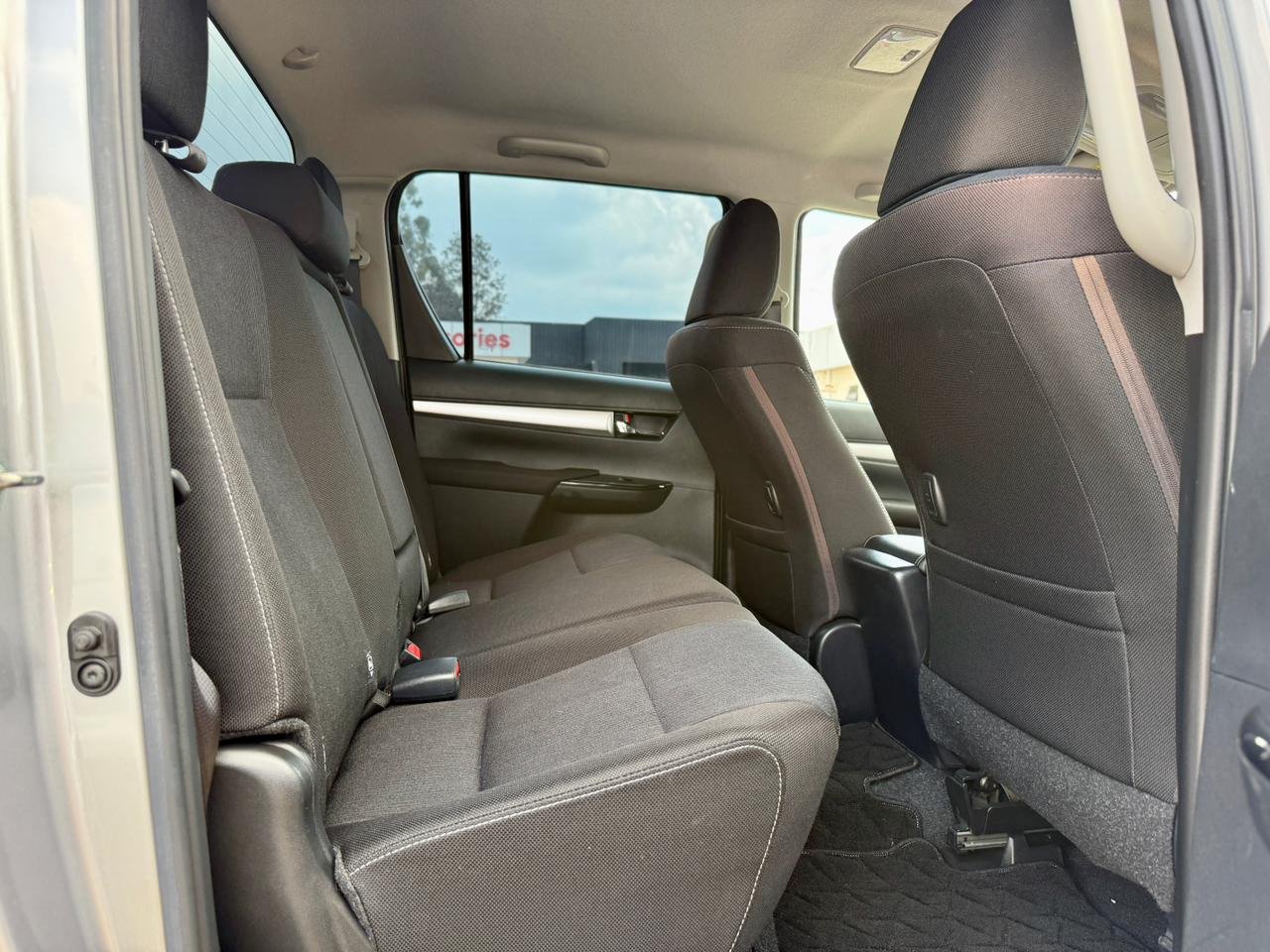 TOYOTA HILUX DOUBLE CAB thumbnail 15