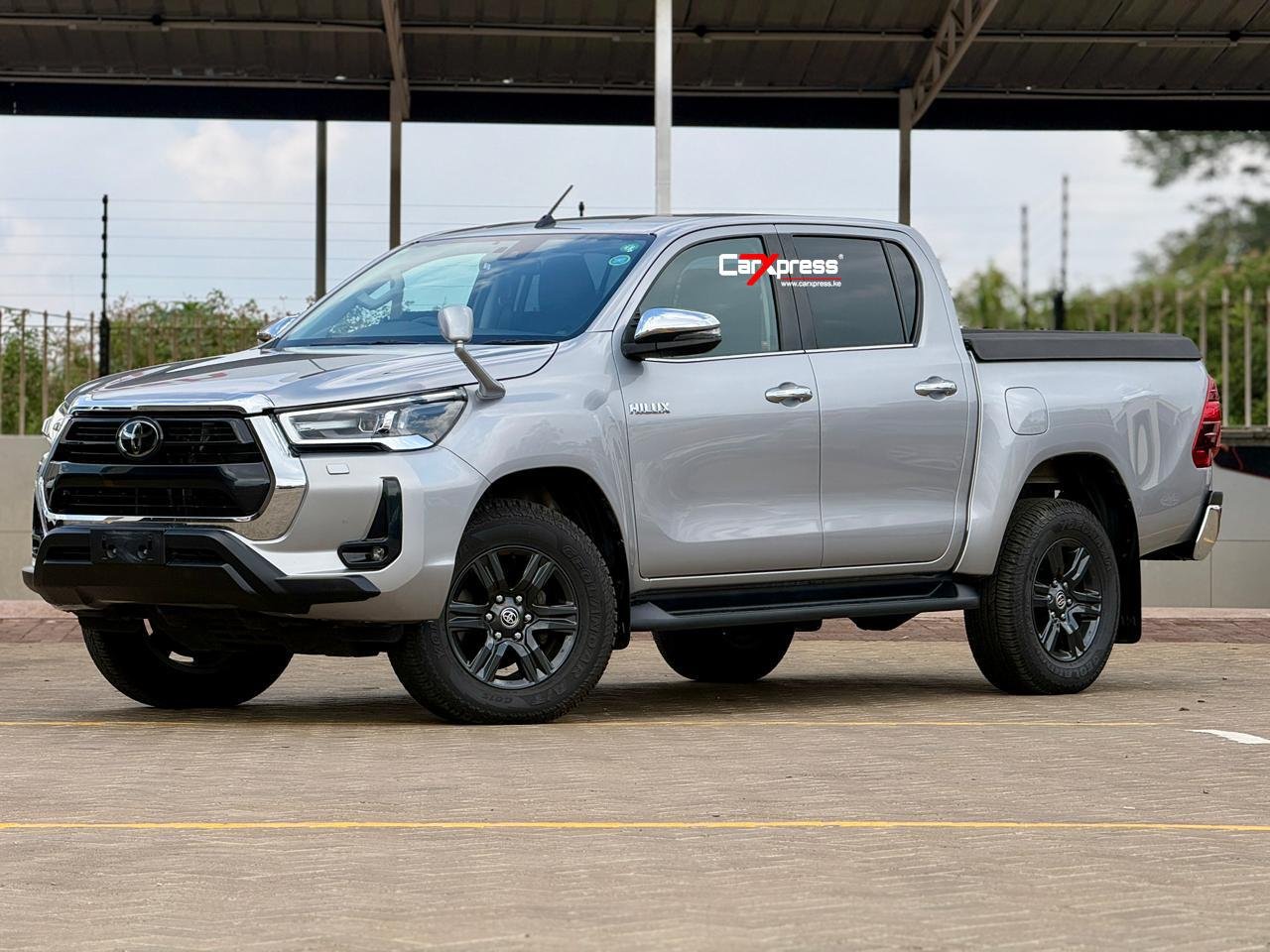 TOYOTA HILUX DOUBLE CAB thumbnail 5