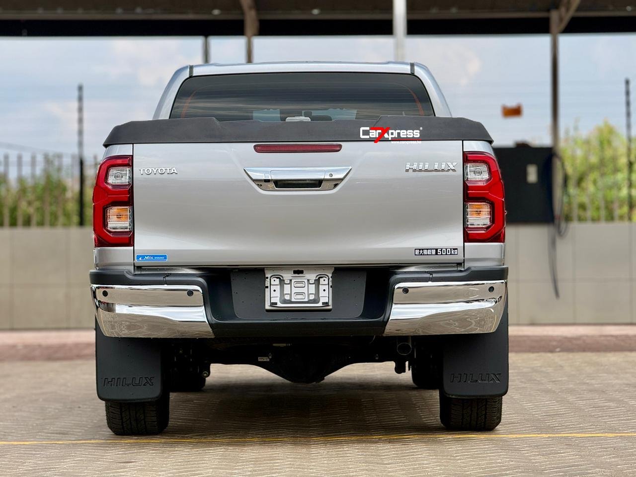 TOYOTA HILUX DOUBLE CAB thumbnail 4