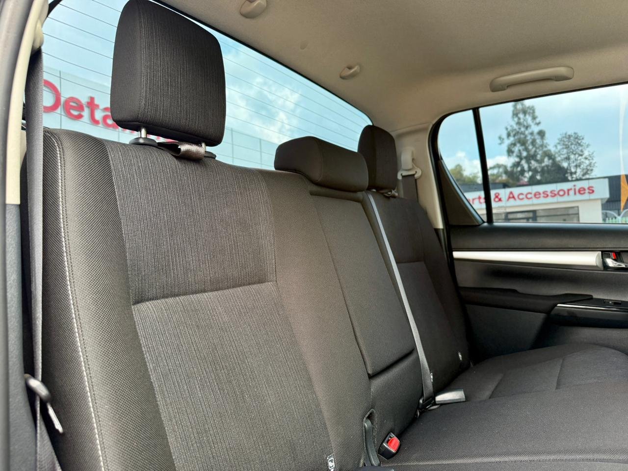 TOYOTA HILUX DOUBLE CAB thumbnail 14