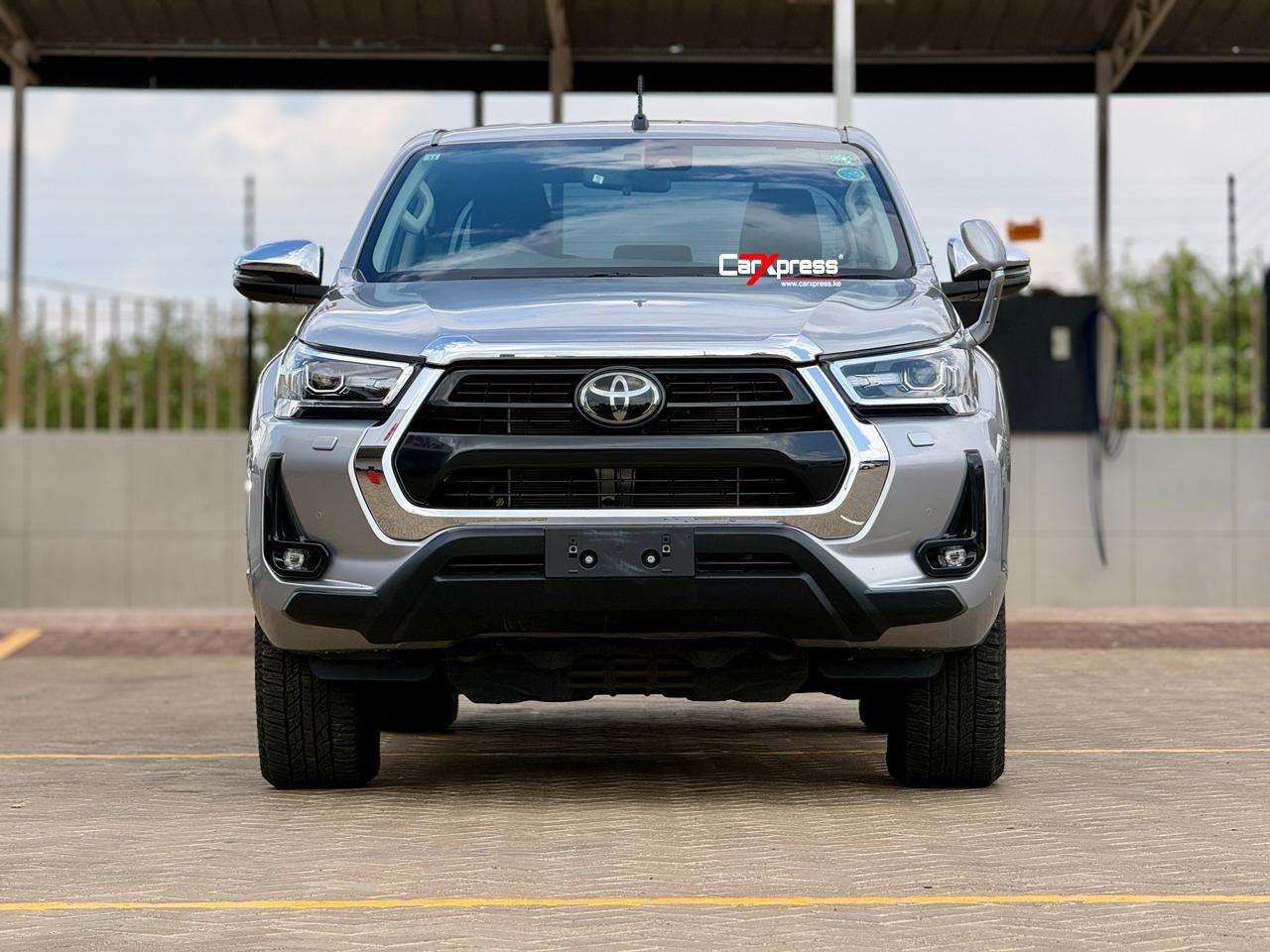 TOYOTA HILUX DOUBLE CAB thumbnail 3