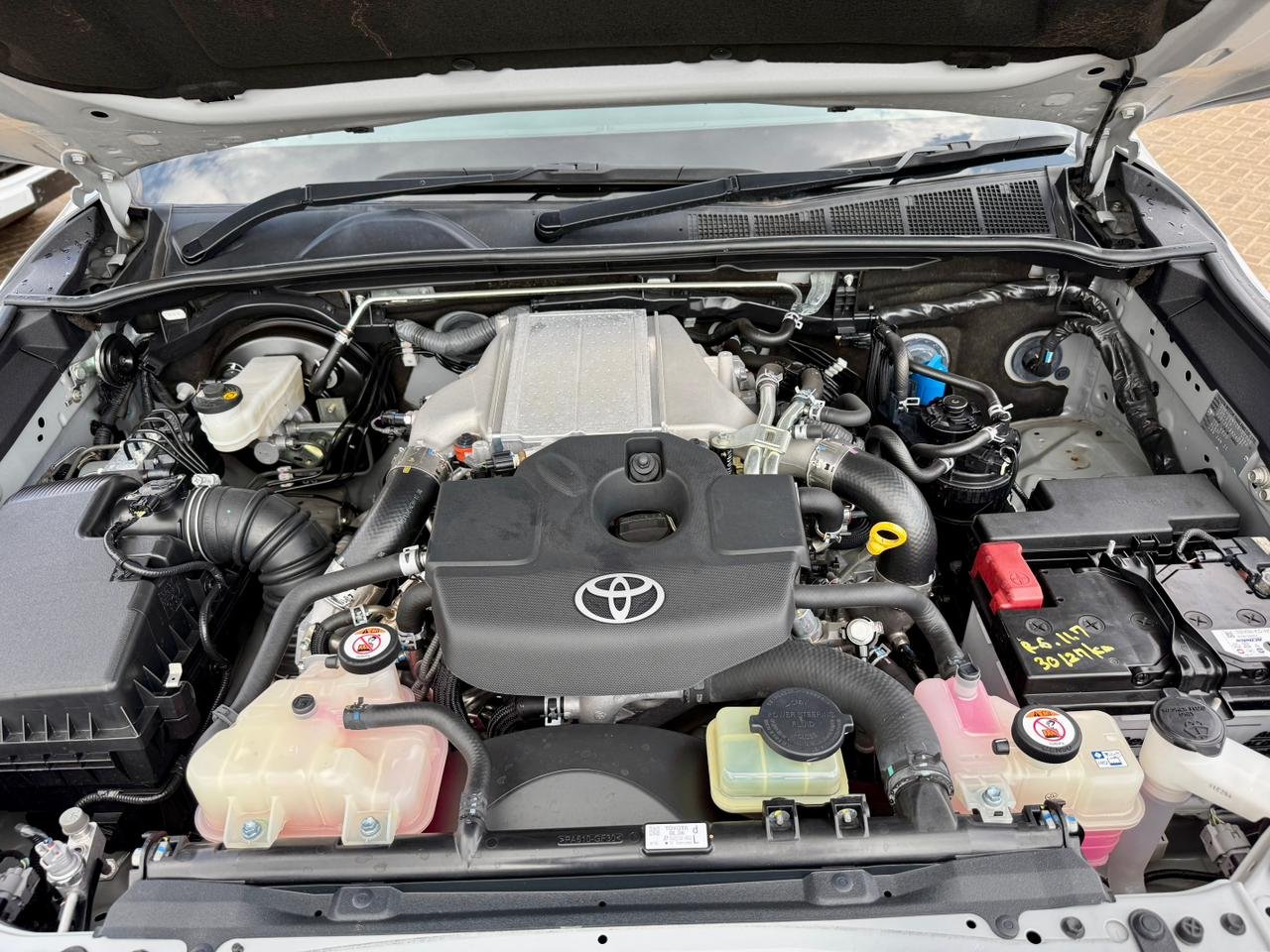 TOYOTA HILUX DOUBLE CAB thumbnail 16