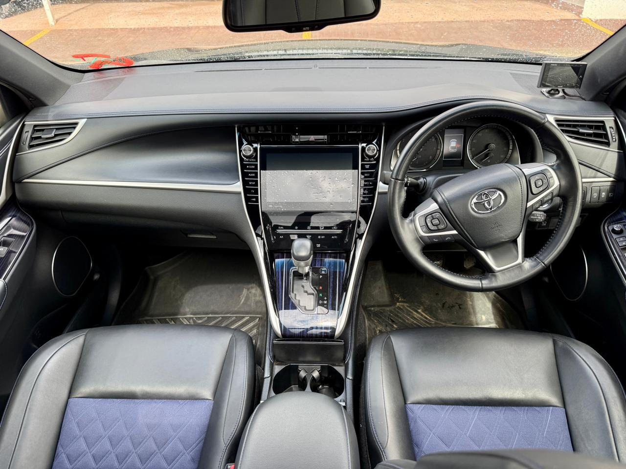 TOYOTA HARRIER thumbnail 8