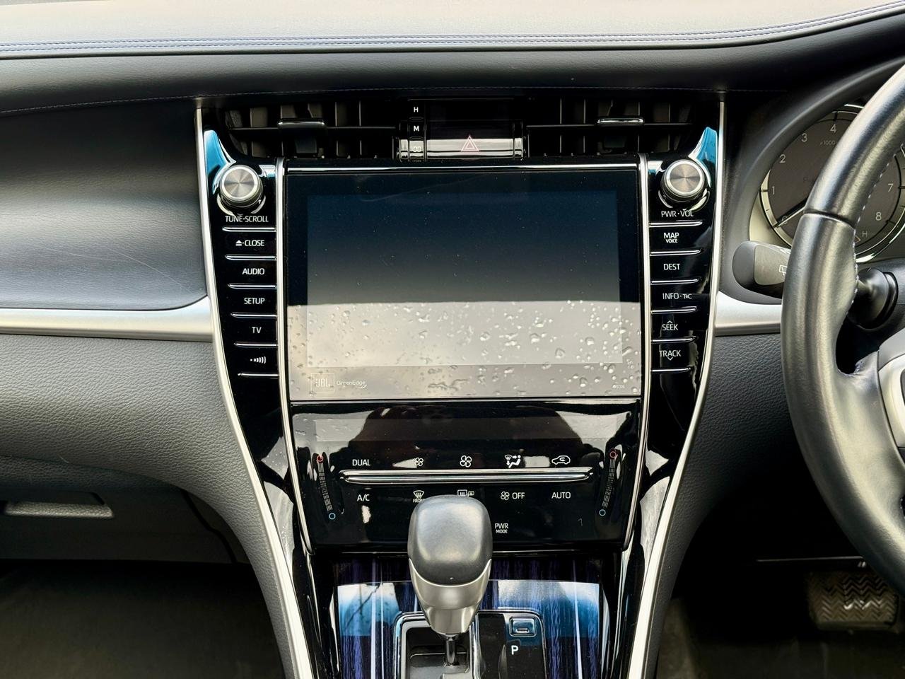 TOYOTA HARRIER thumbnail 9