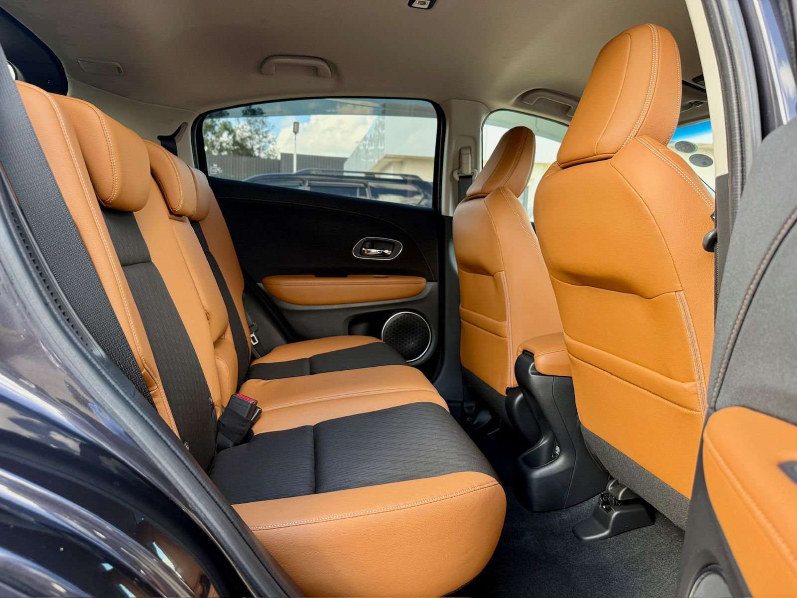 HONDA VEZEL HYBRID RU3 thumbnail 13