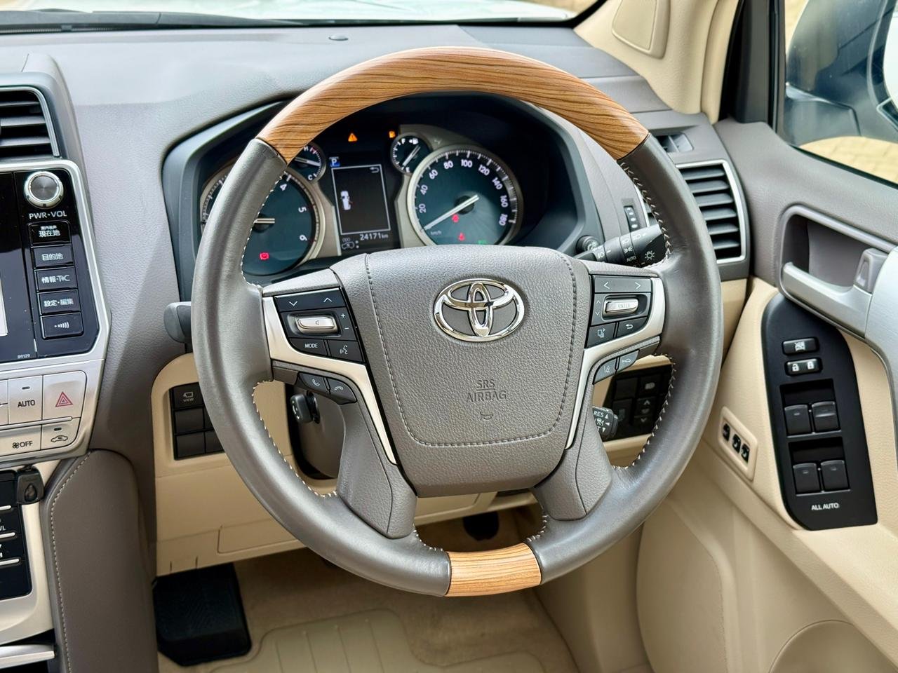 TOYOTA LAND CRUISER PRADO TZG thumbnail 12