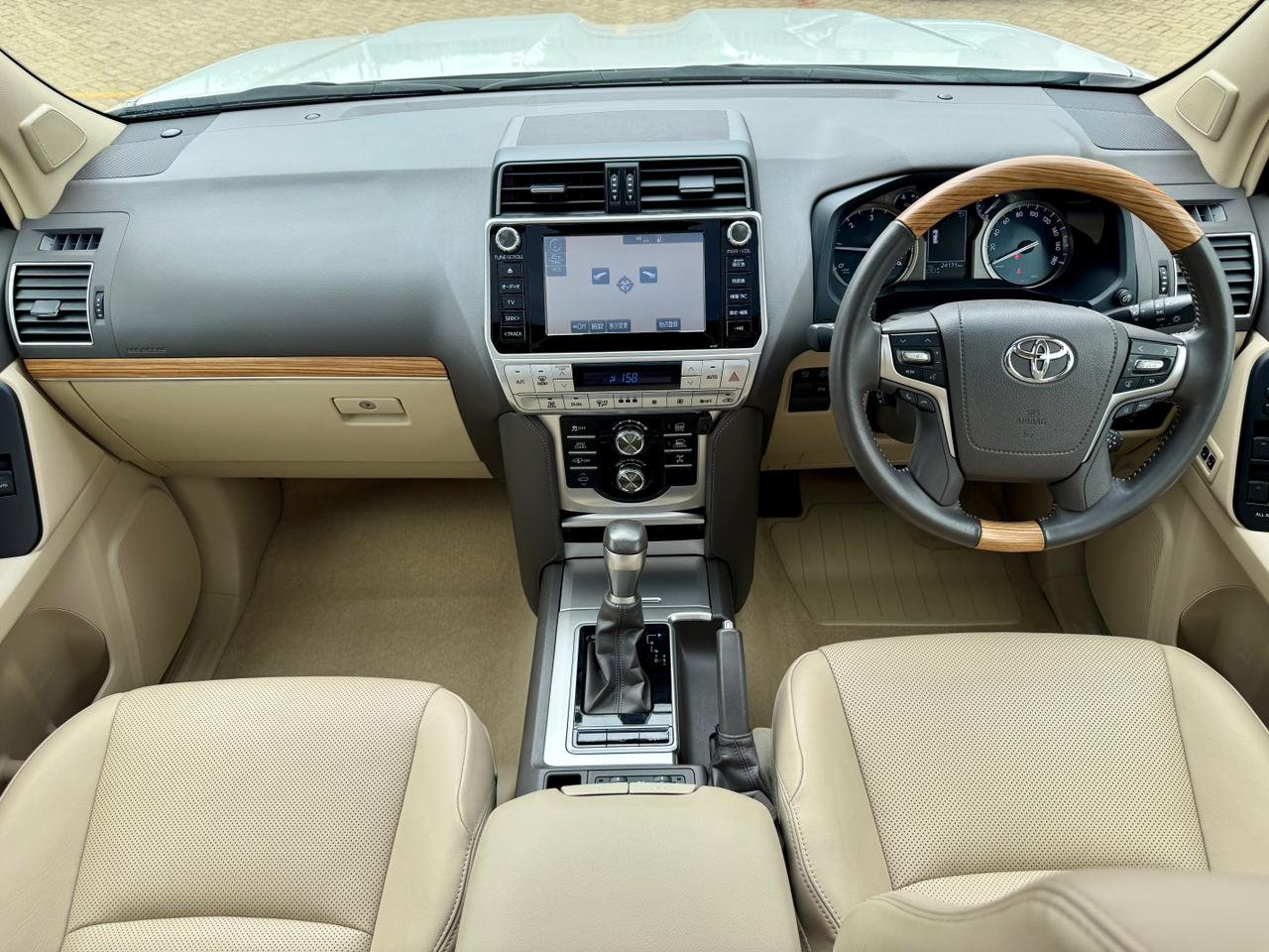 TOYOTA LAND CRUISER PRADO TZG thumbnail 9