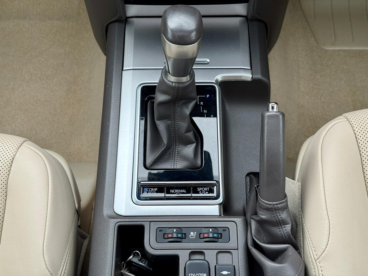 TOYOTA LAND CRUISER PRADO TZG thumbnail 11