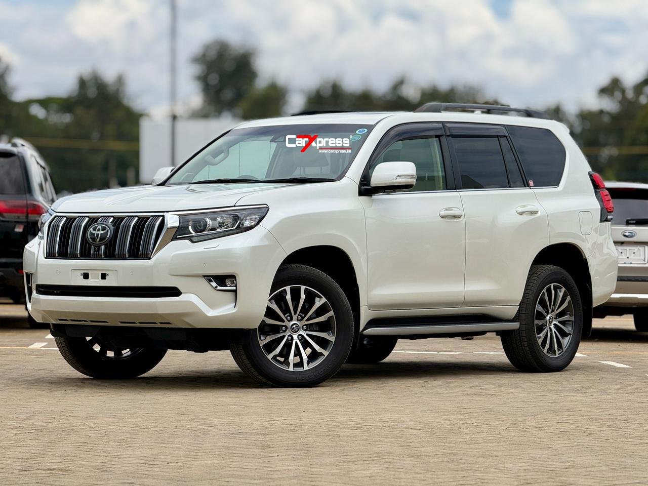 TOYOTA LAND CRUISER PRADO TZG thumbnail 5