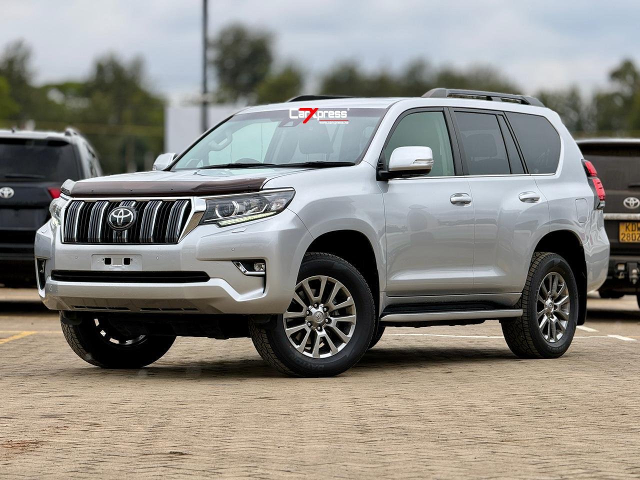 TOYOTA LANDCRUISER PRADO KAKADU thumbnail 5