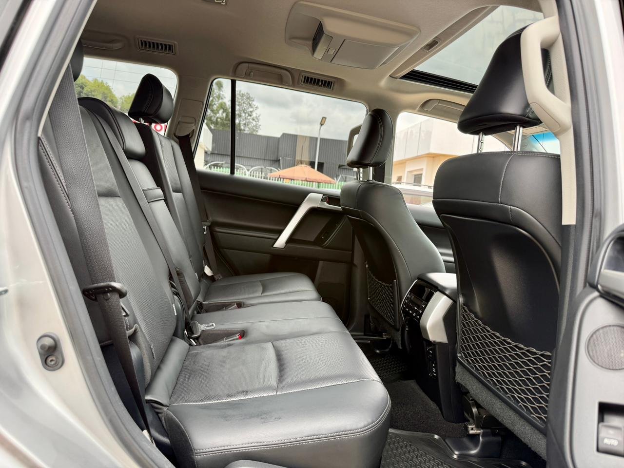 TOYOTA LANDCRUISER PRADO KAKADU thumbnail 18