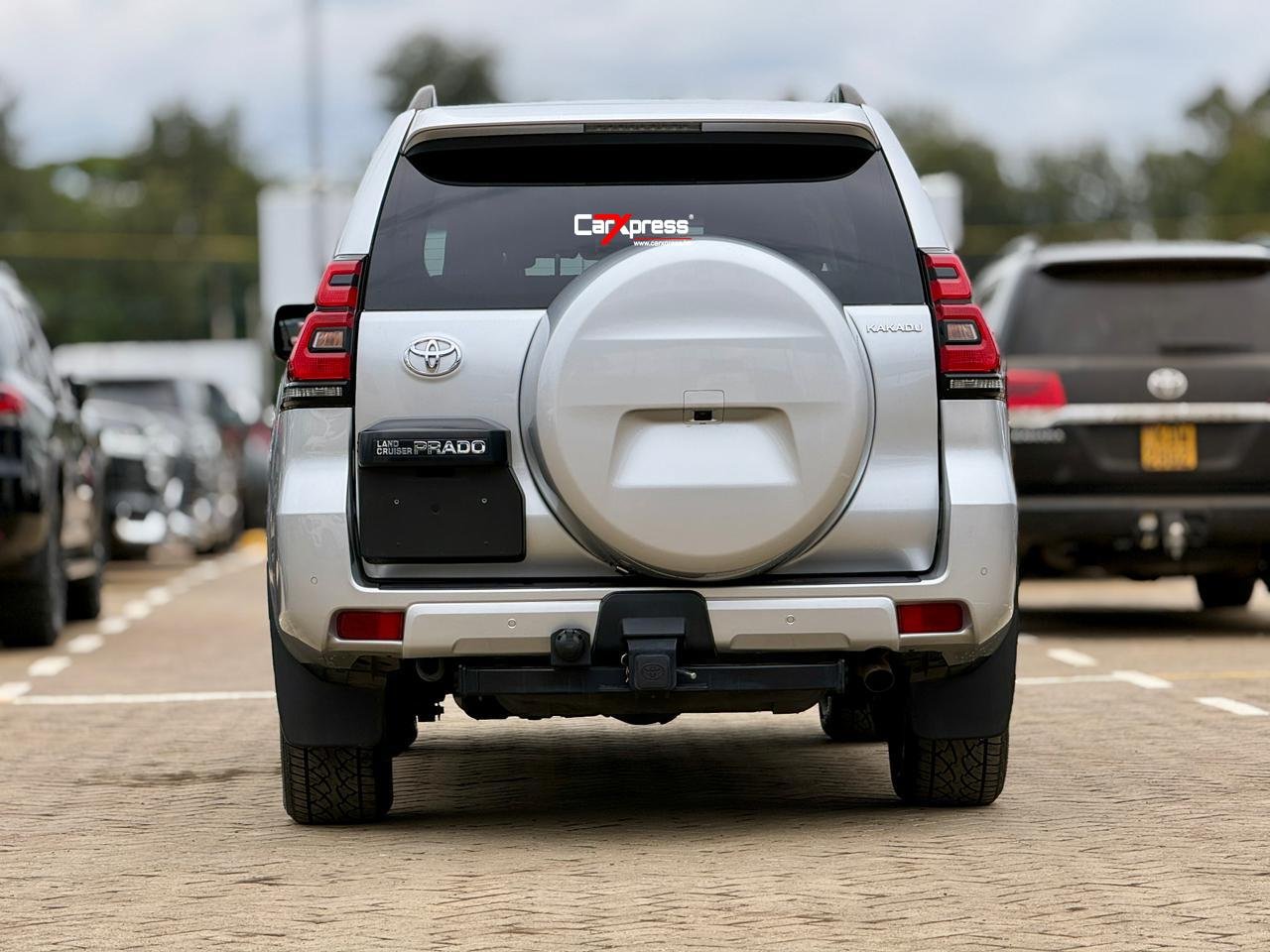 TOYOTA LANDCRUISER PRADO KAKADU thumbnail 4