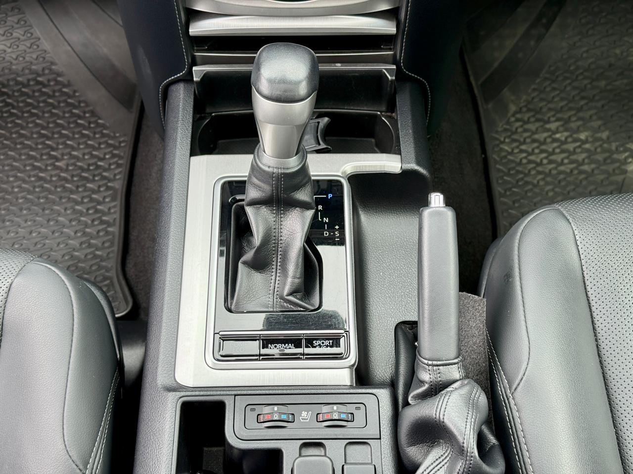 TOYOTA LANDCRUISER PRADO KAKADU thumbnail 11