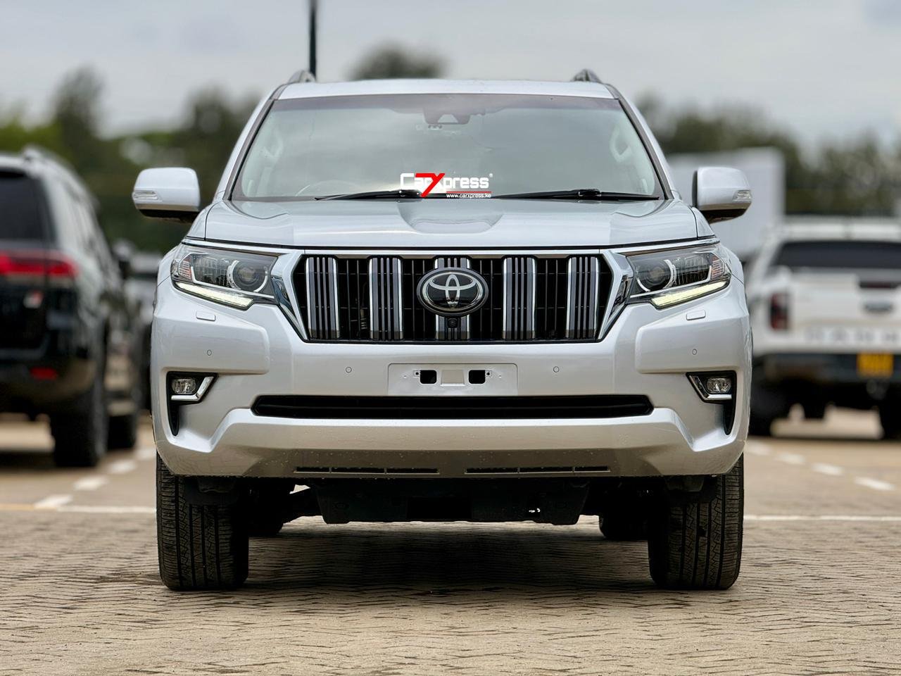 TOYOTA LANDCRUISER PRADO KAKADU thumbnail 3