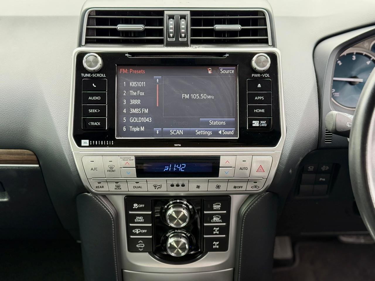 TOYOTA LANDCRUISER PRADO KAKADU thumbnail 10