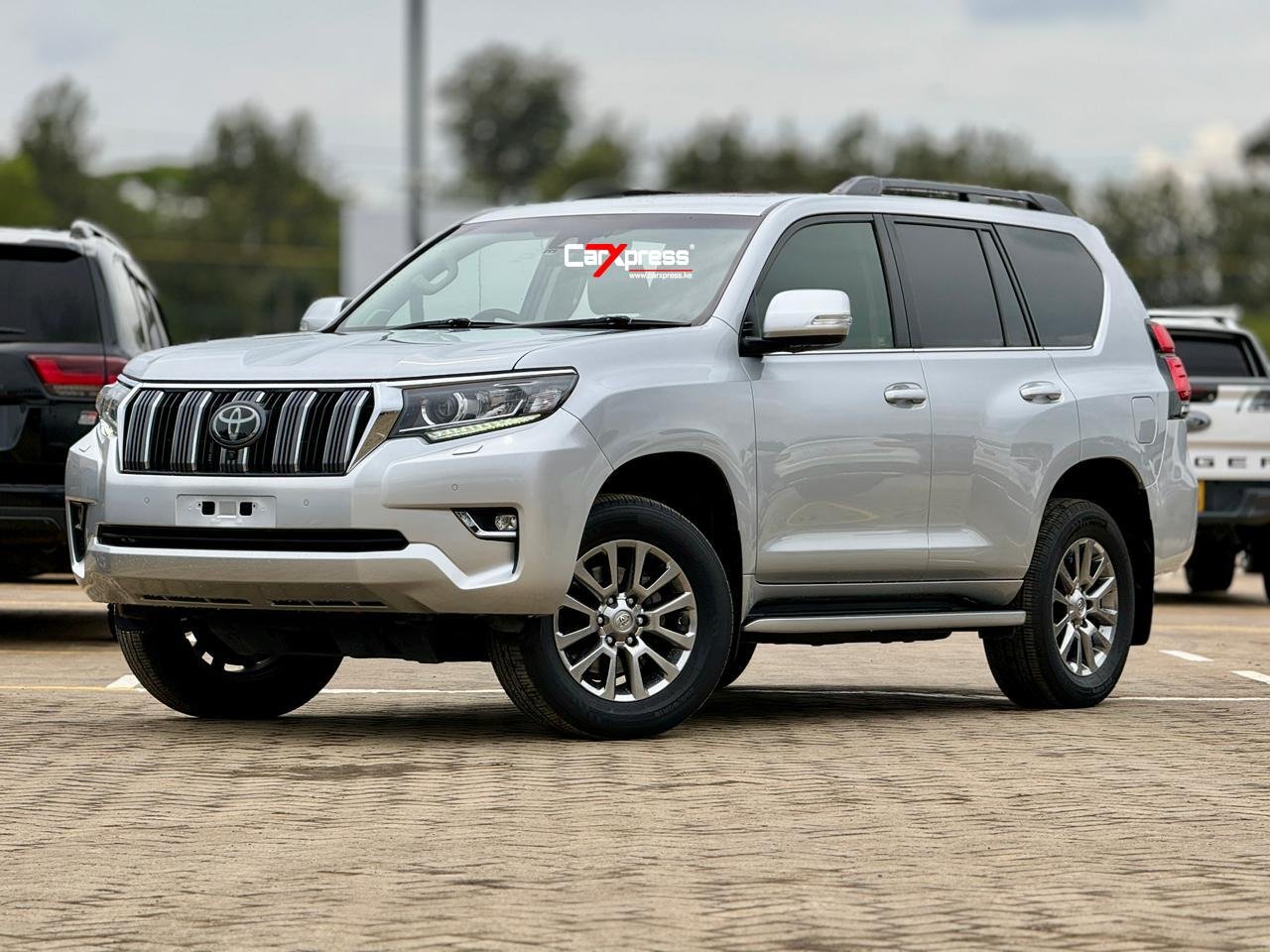 TOYOTA LANDCRUISER PRADO KAKADU thumbnail 5