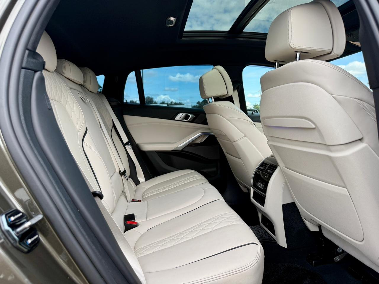BMW X6 XDRIVE 35DM-SPORT INDIVIDUAL SPEC thumbnail 17