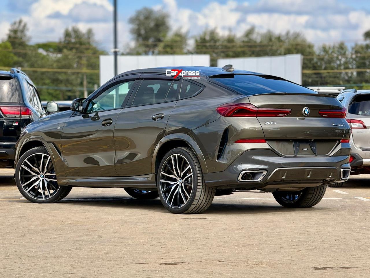 BMW X6 XDRIVE 35DM-SPORT INDIVIDUAL SPEC thumbnail 2