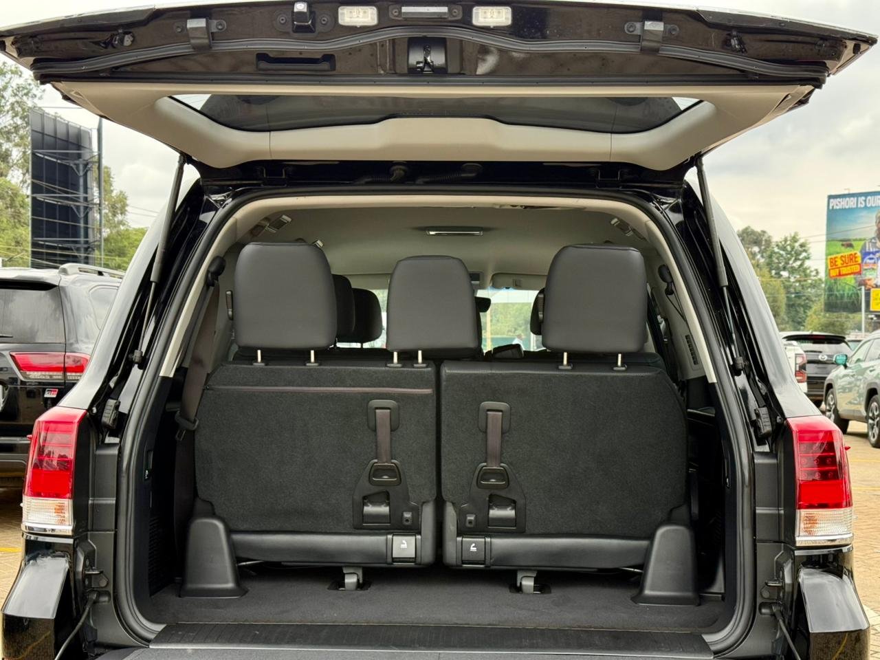TOYOTA LANDCRUISER AXG 200 SERIES V8 thumbnail 17