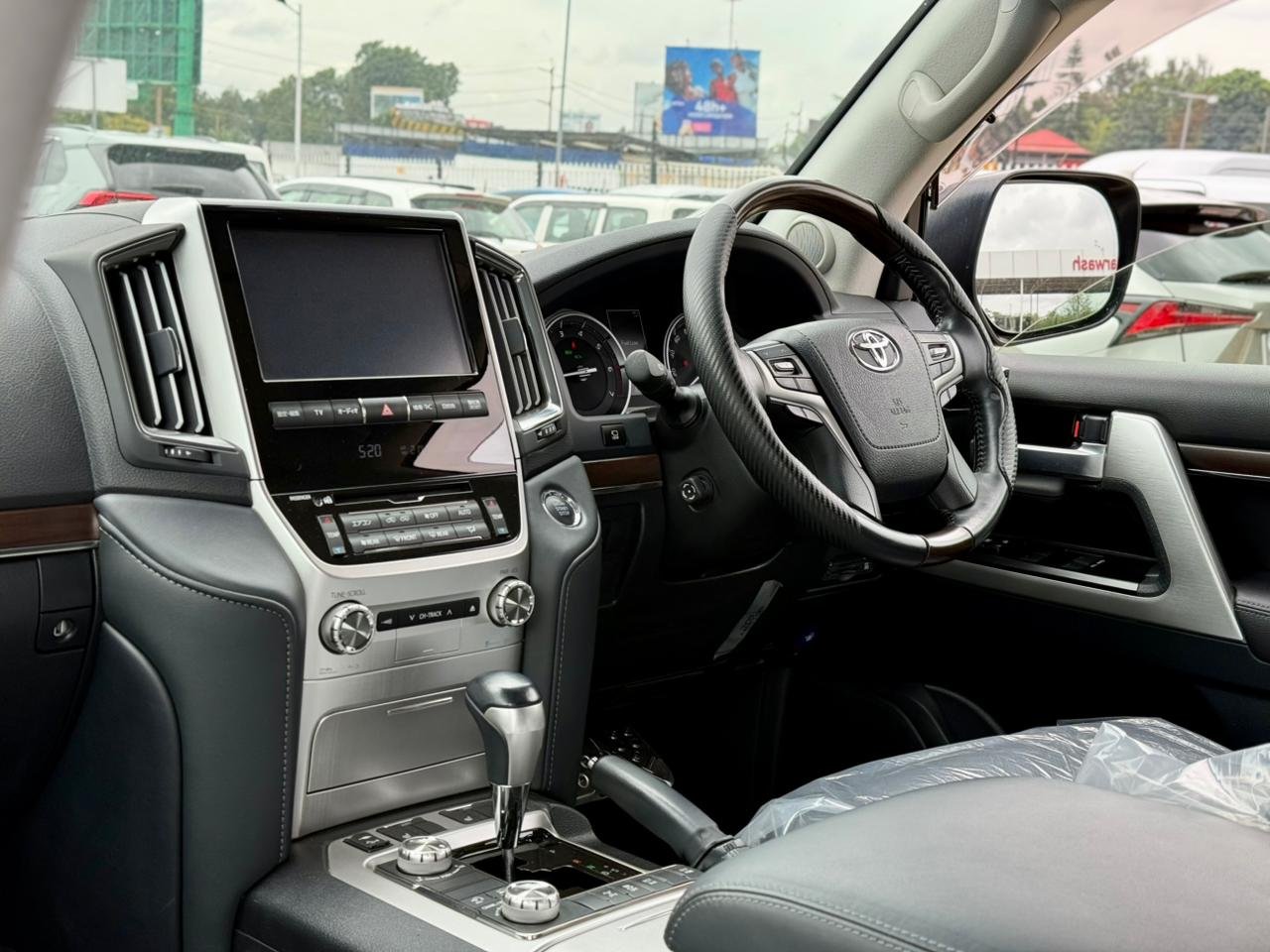 TOYOTA LANDCRUISER AXG 200 SERIES V8 thumbnail 12