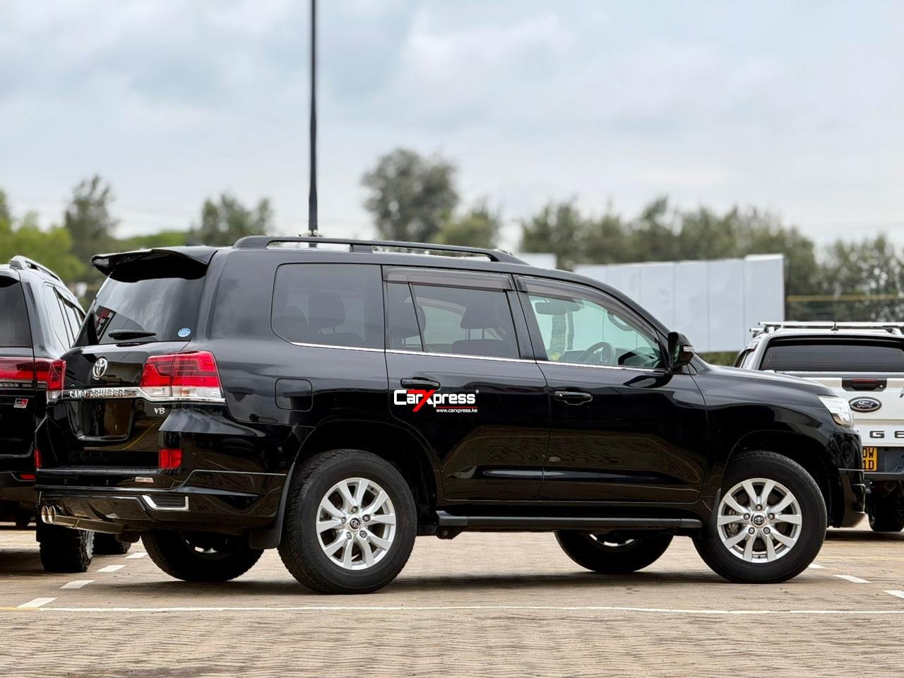 TOYOTA LANDCRUISER AXG 200 SERIES V8 thumbnail 6