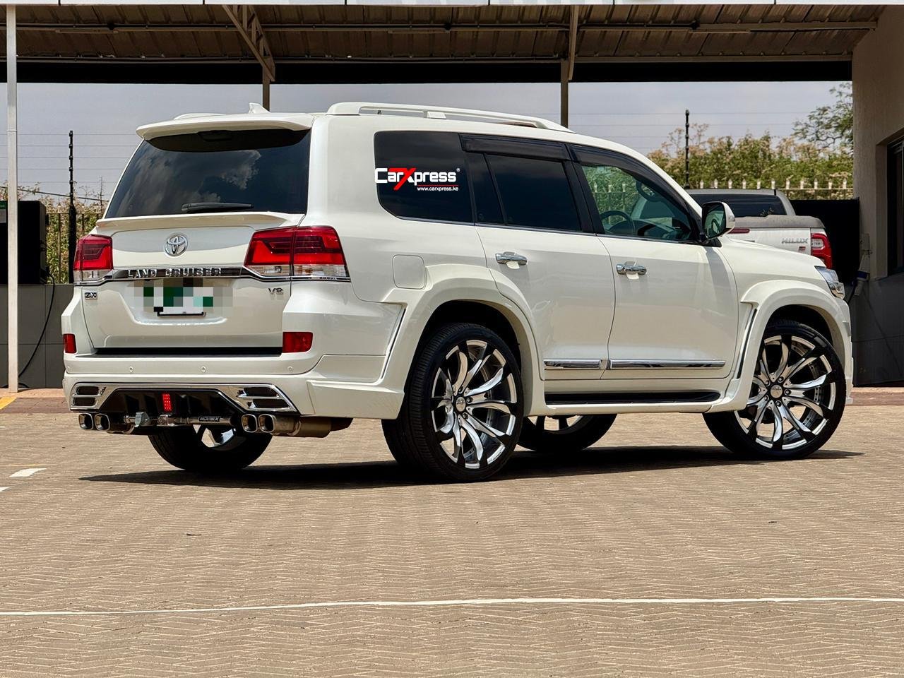 TOYOTA LAND CRUISER ZX WALD EDITION thumbnail 6