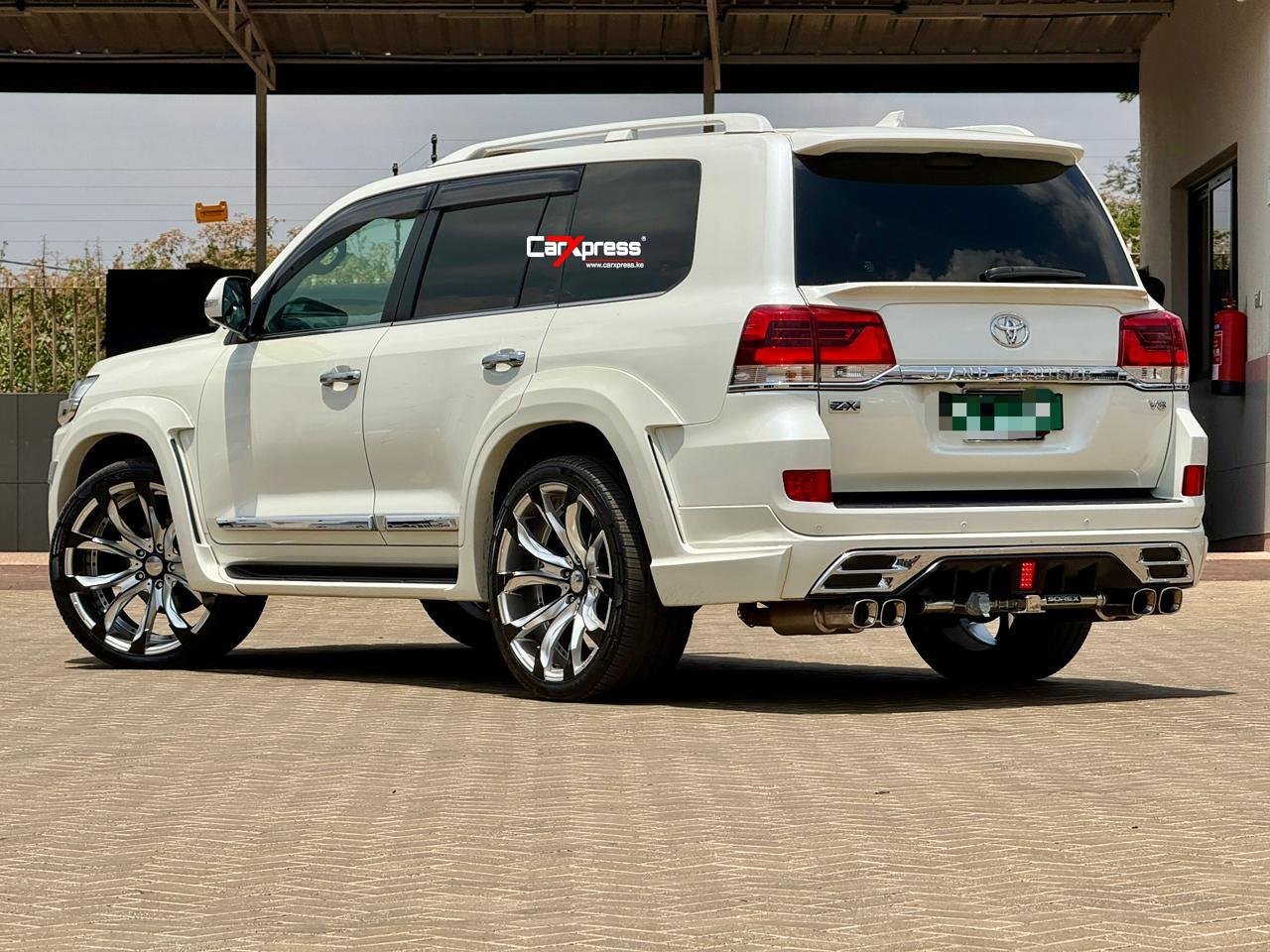 TOYOTA LAND CRUISER ZX WALD EDITION thumbnail 2