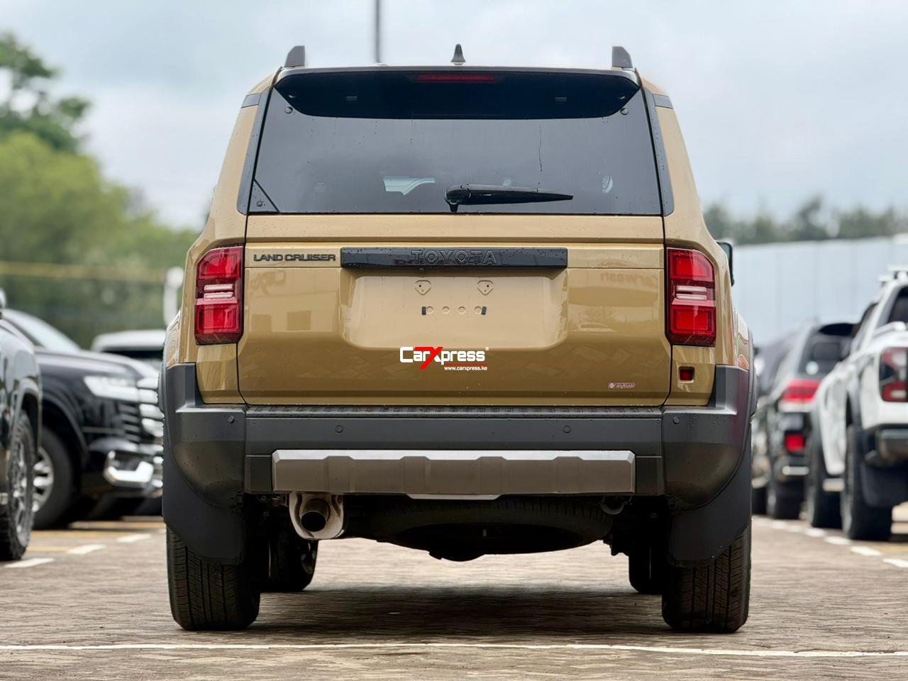 TOYOTA LAND CRUISER PRADO J250 thumbnail 4
