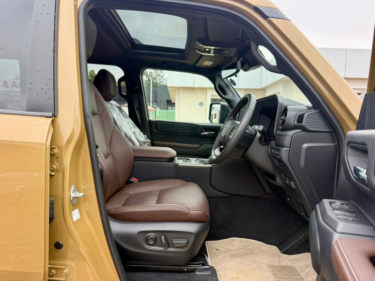 TOYOTA LAND CRUISER PRADO J250 thumbnail 7