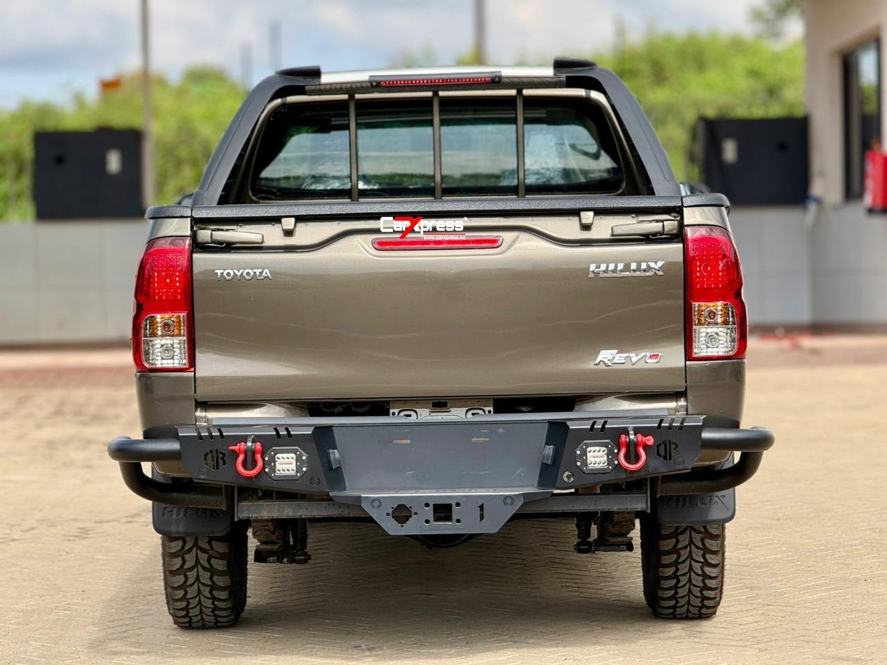 TOYOTA HILUX SINGLE CABIN thumbnail 4