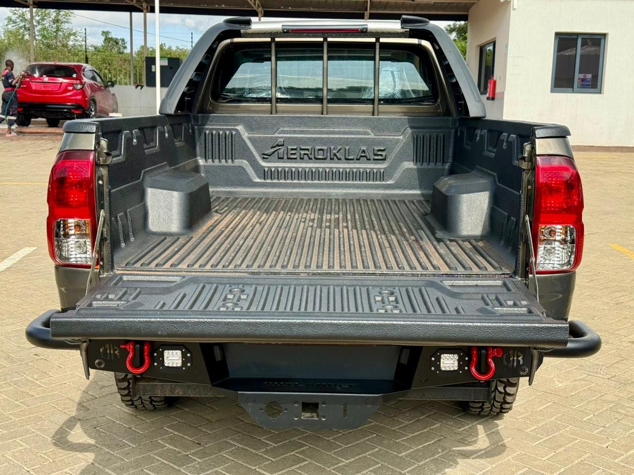 TOYOTA HILUX SINGLE CABIN thumbnail 11