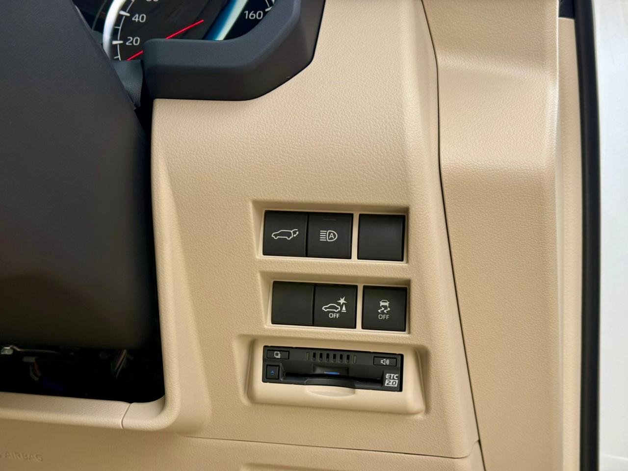 TOYOTA LAND CRUISER 300 SERIES ZX thumbnail 15