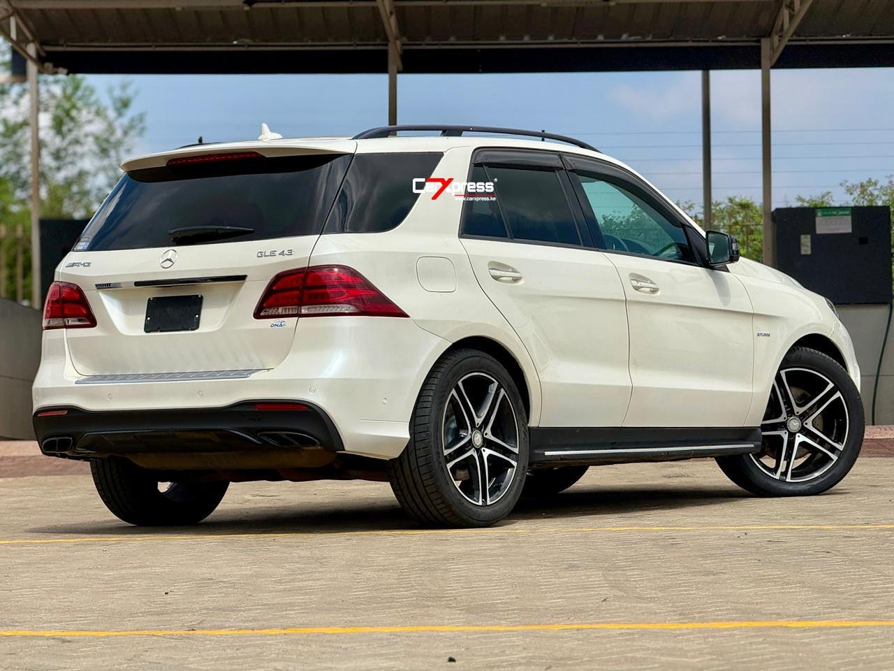 MERCEDES BENZ GLE 43 4MATIC thumbnail 4