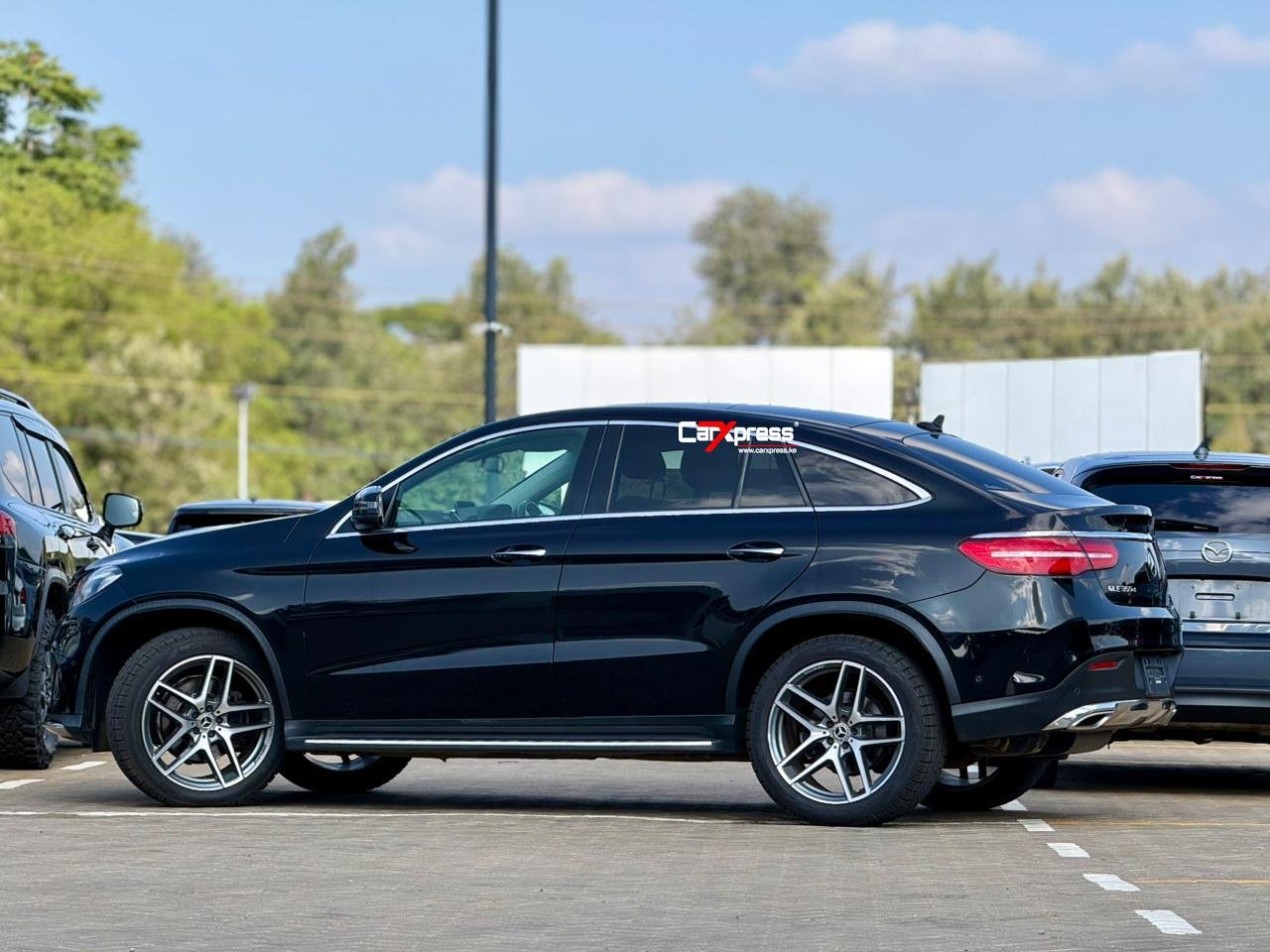 MERCEDES BENZ GLE350d 4MATIC COUPE thumbnail 2