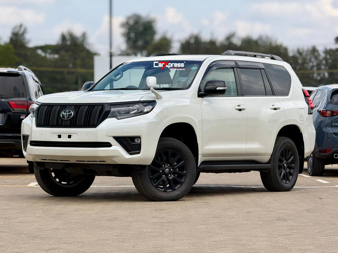 TOYOTA LAND CRUISER PRADO TXL thumbnail 5