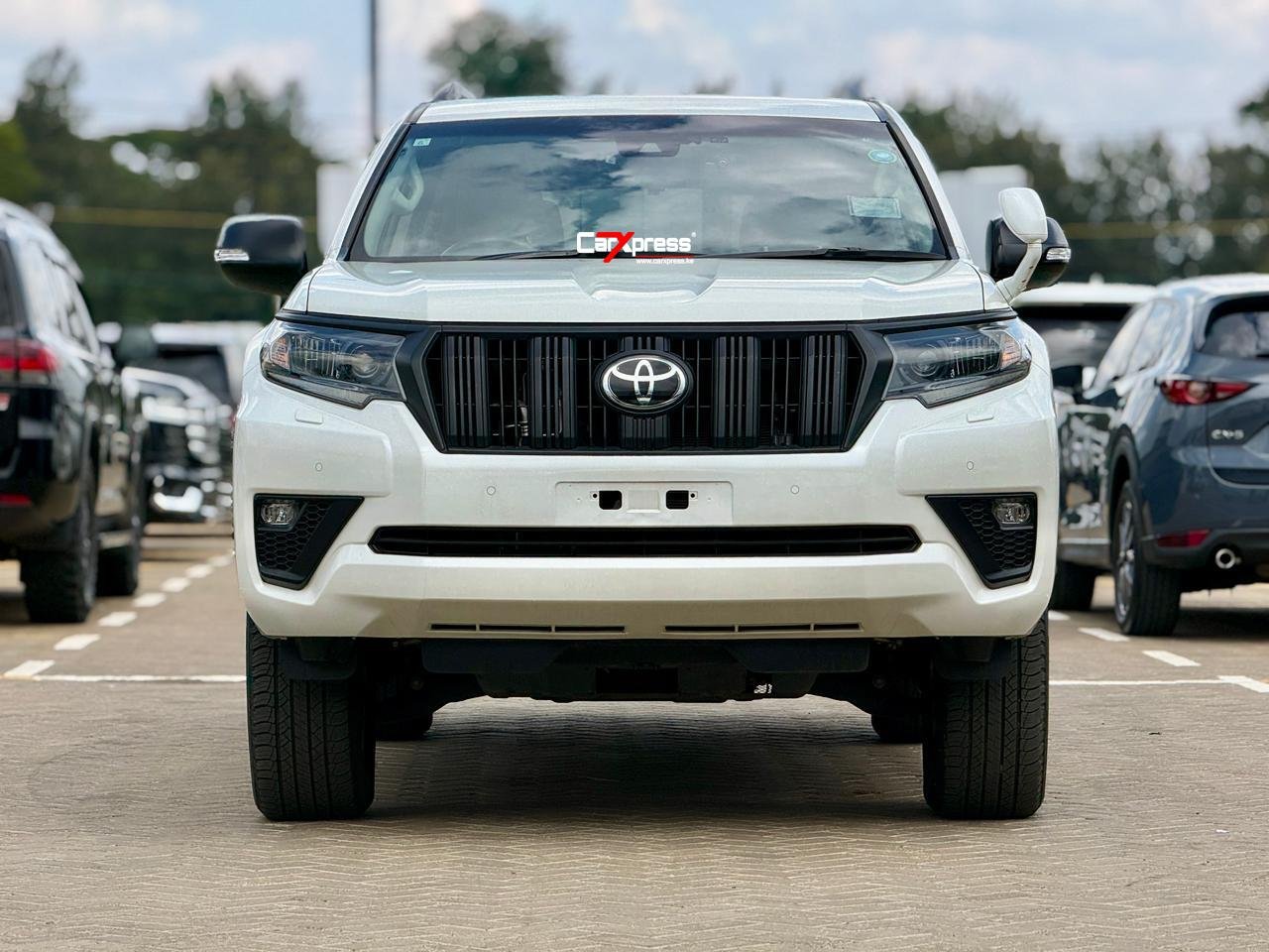 TOYOTA LAND CRUISER PRADO TXL thumbnail 3
